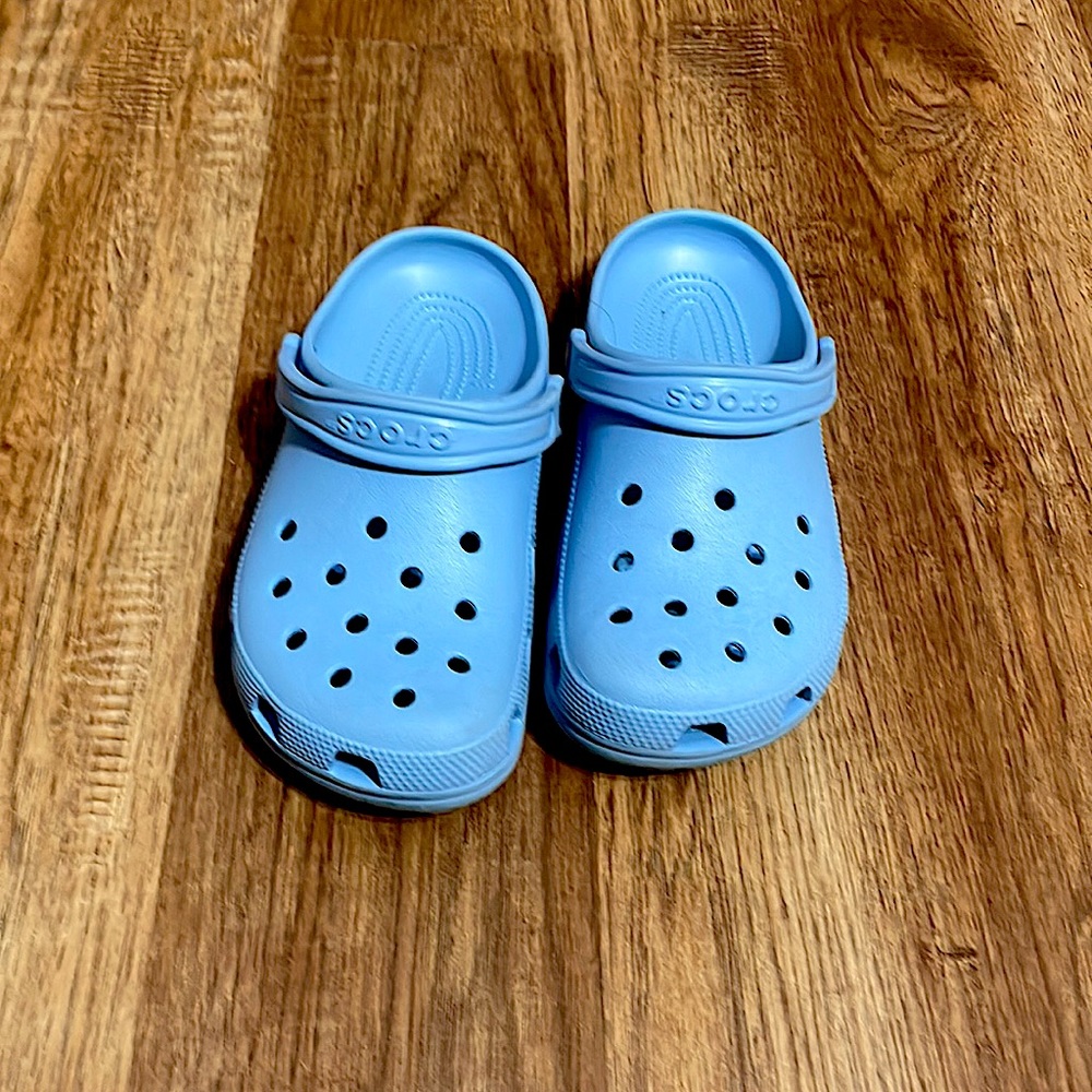 Light blue crocs